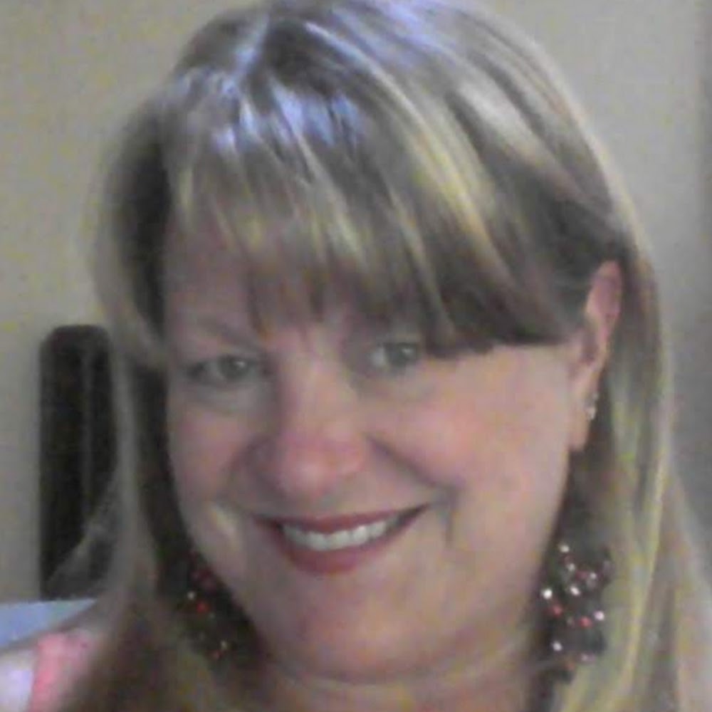 Meet your Posher, Lara